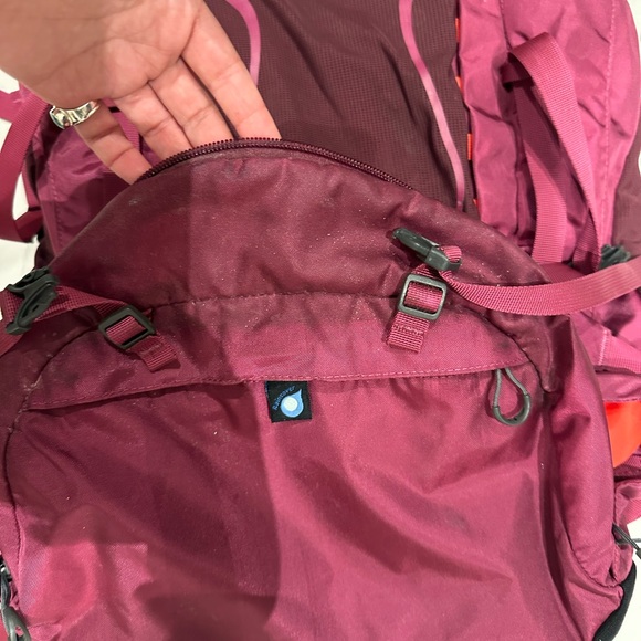 OSPREY Kyte 46 Women's Backpack - Berry - Picture 8 of 8